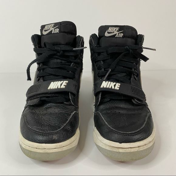 Nike Kids Boys 5Y Nike Air Jordan’s Black White Cement Gray - Picture 4 of 14